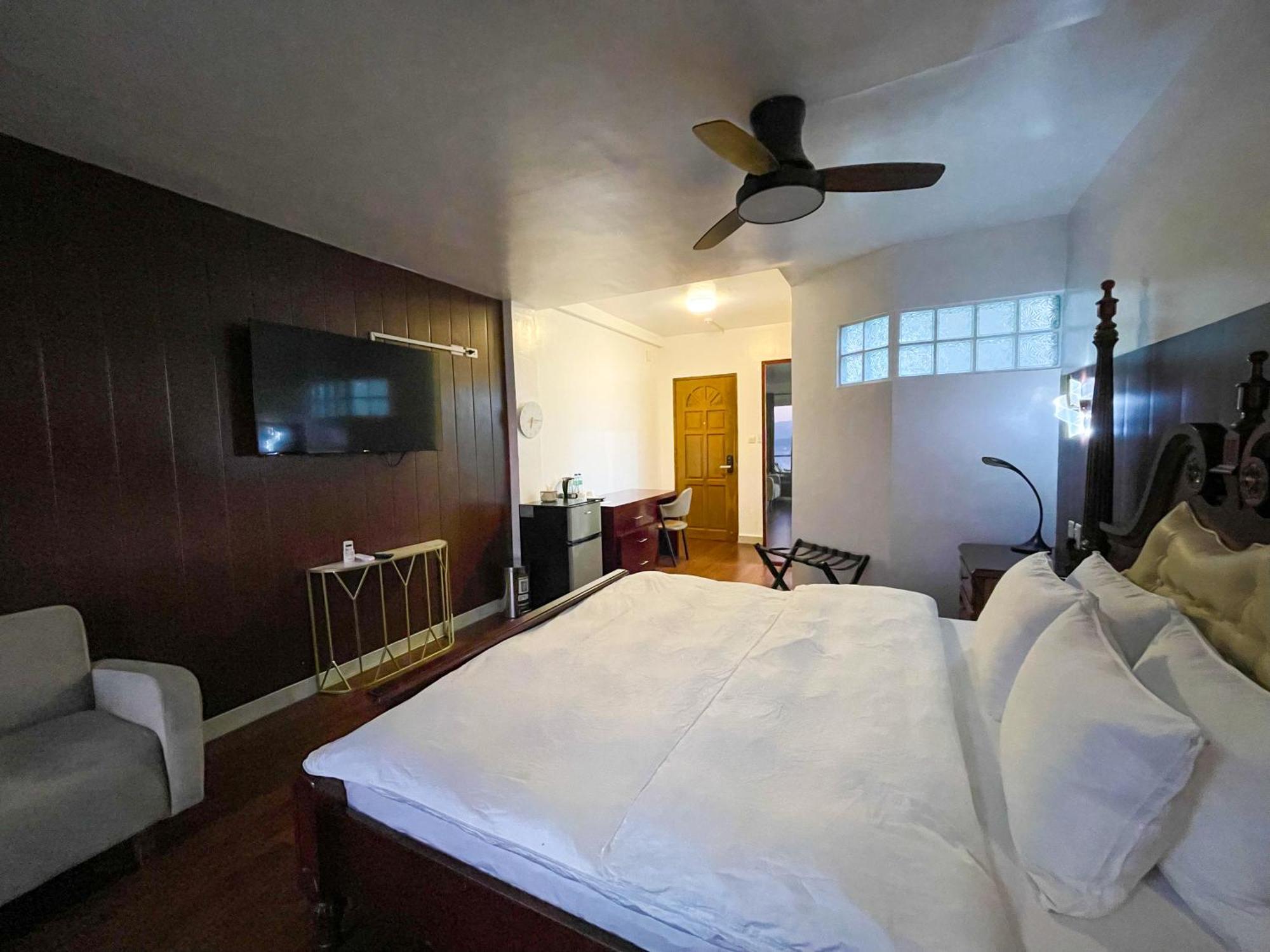 Montani Beach Resort Puerto Galera Powered By Cocotel Dış mekan fotoğraf