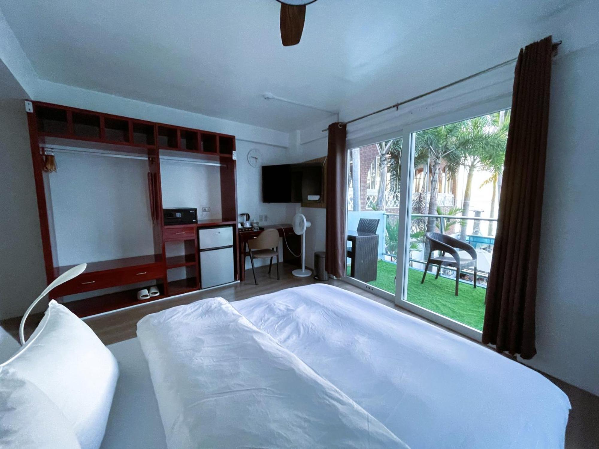 Montani Beach Resort Puerto Galera Powered By Cocotel Dış mekan fotoğraf