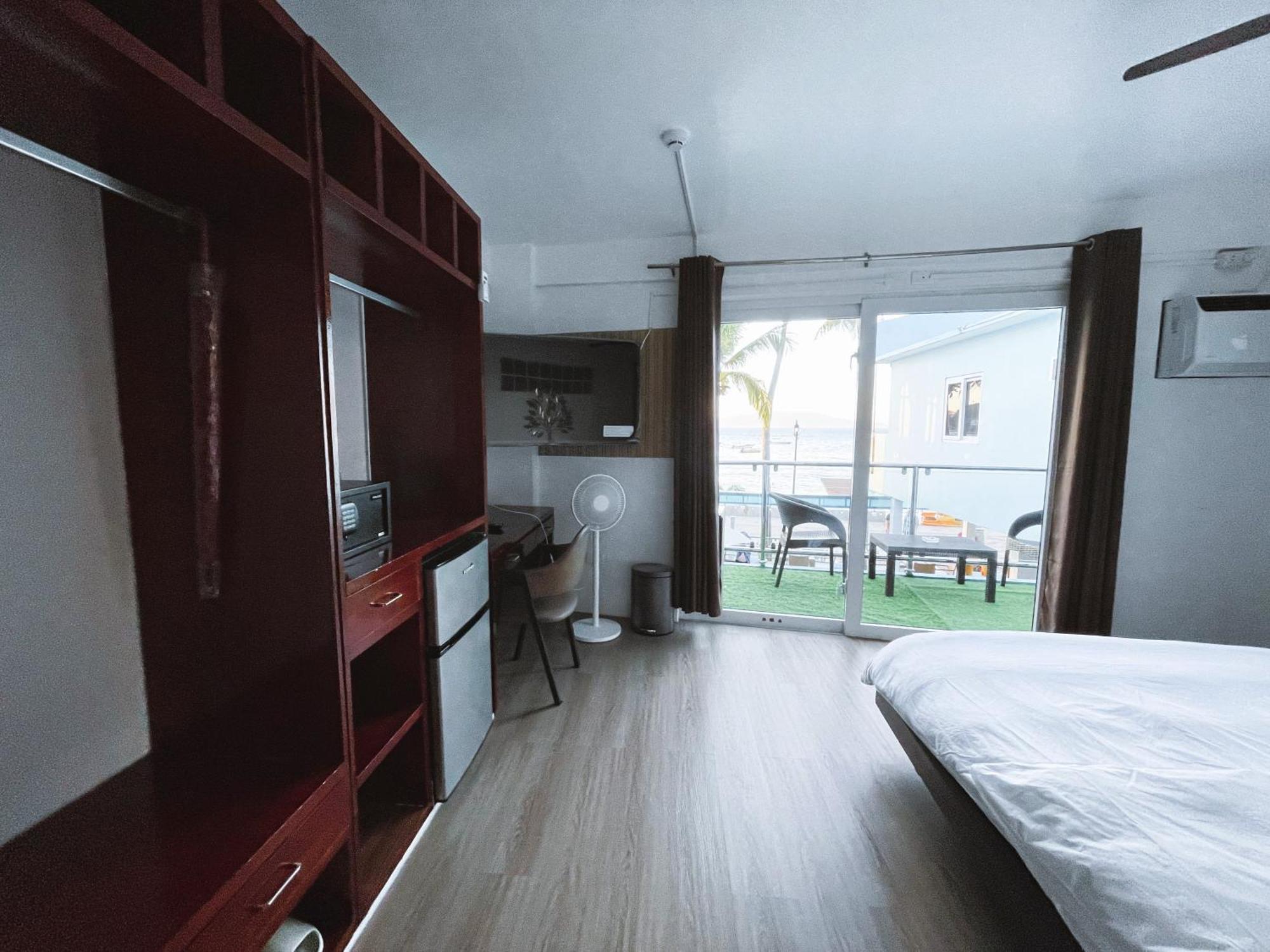 Montani Beach Resort Puerto Galera Powered By Cocotel Dış mekan fotoğraf