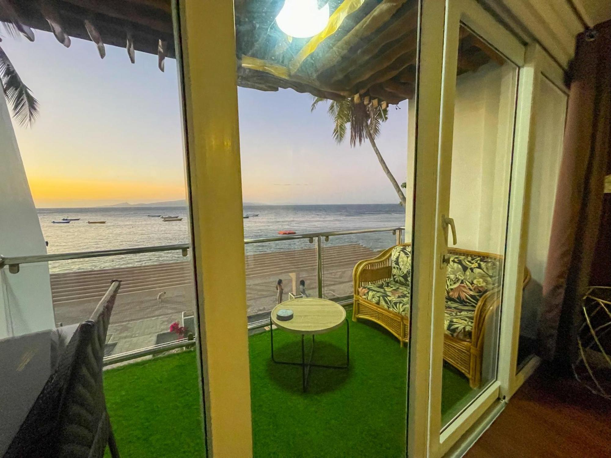 Montani Beach Resort Puerto Galera Powered By Cocotel Dış mekan fotoğraf